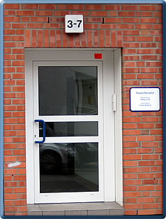 Eingangstür vom Steuerberatungsbüro Voß-Kohzer